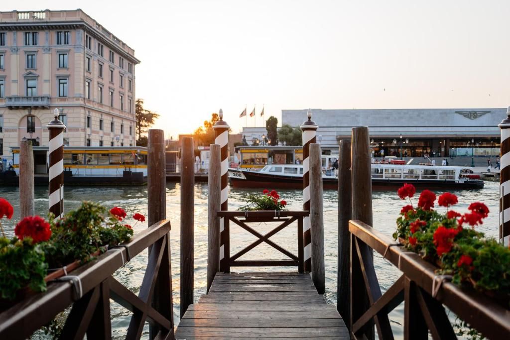 Hotel Carlton on the Grand Canal фото 15