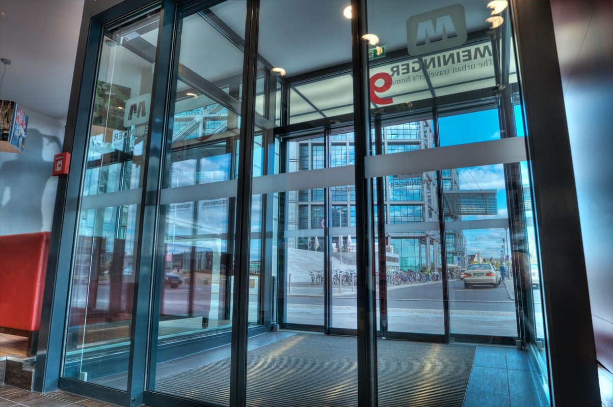 Meininger Hotel Berlin Hauptbahnhof фото 32