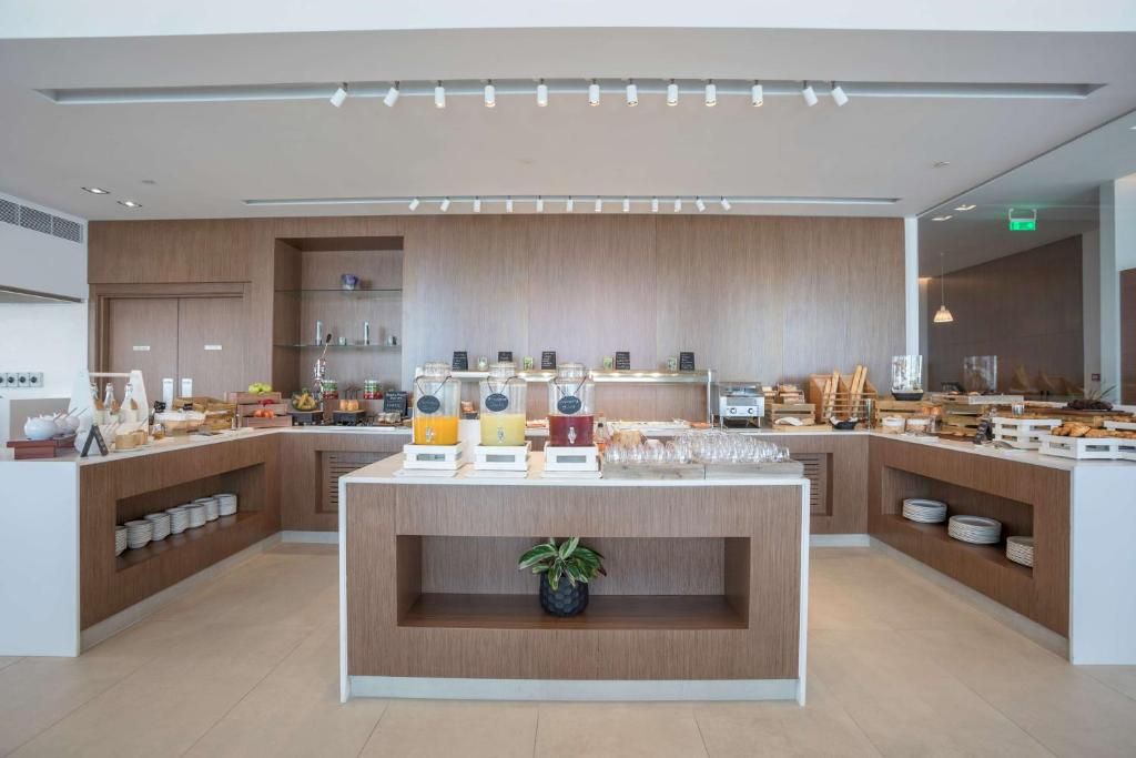 Radisson Blu Hotel, Larnaca фото 6