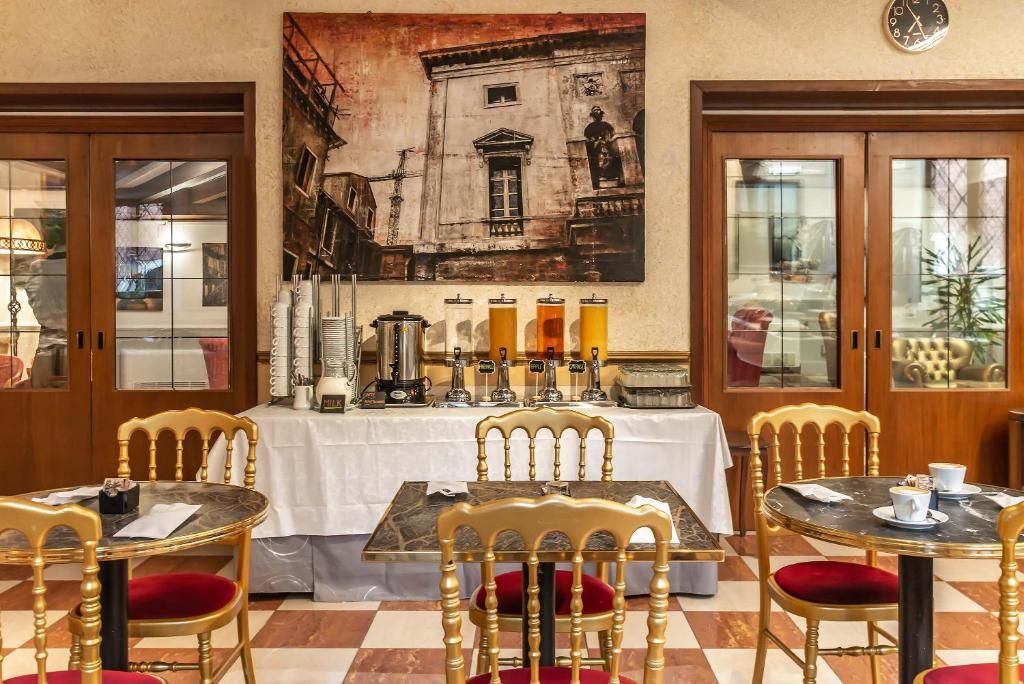 Hotel La Fenice et Des Artistes фото 27