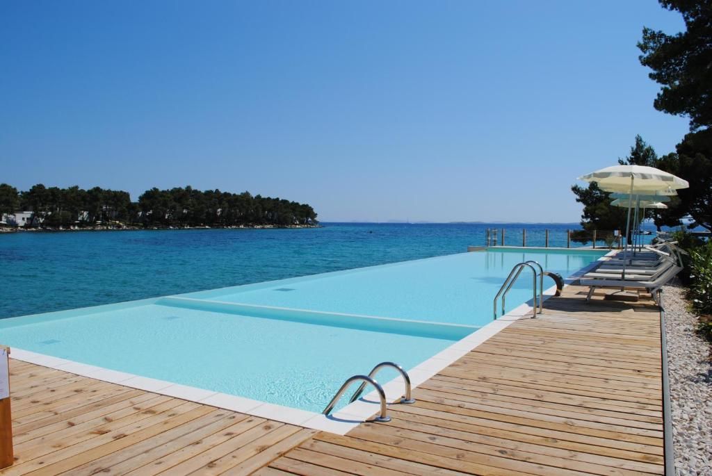 Crvena Luka Apartments and Villas фото 14