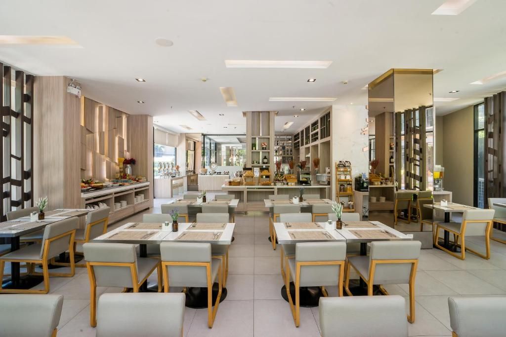 Altera Hotel and Residence фото 48