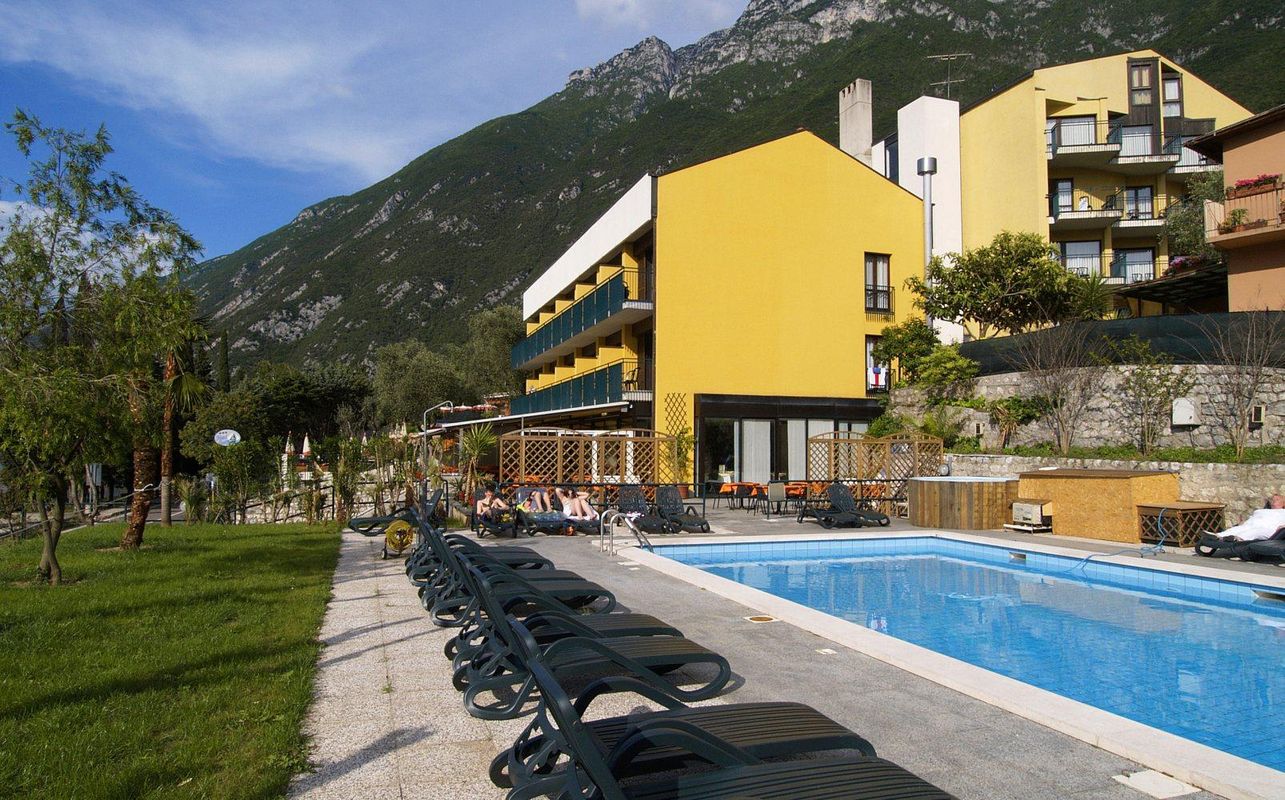 Sky Pool Hotel Sole Garda фото 0
