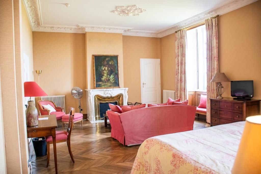 Hotel The Originals Relais du Château d'Arche фото 10