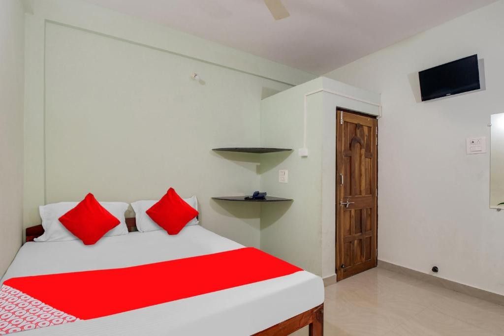 K S Inn Hotel фото 2