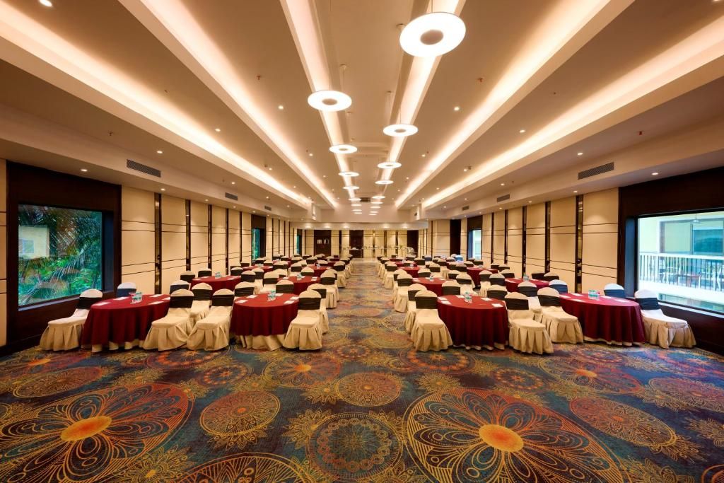 Sea Breeze Sarovar Portico фото 41