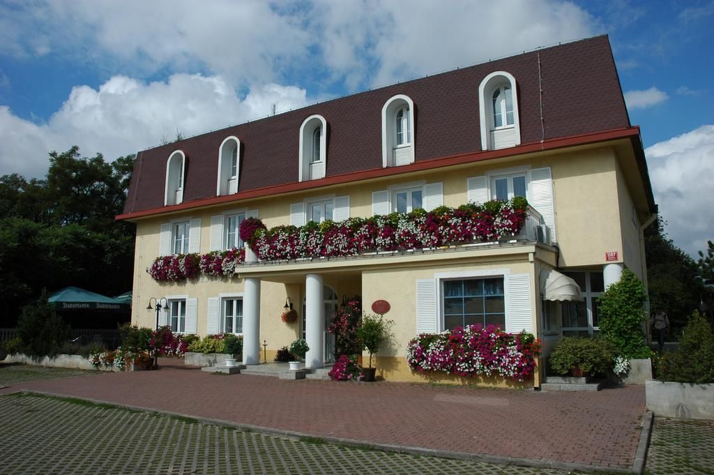 Carl-Inn Hotel фото 0