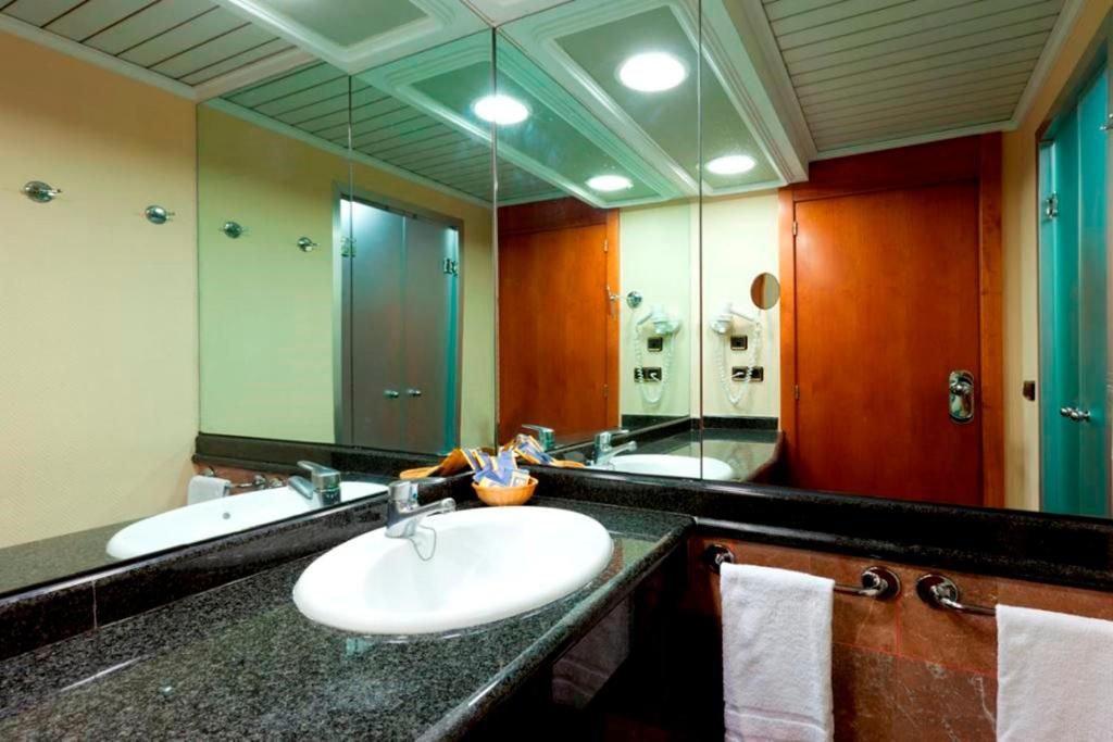 Gran Hotel Bali фото 26