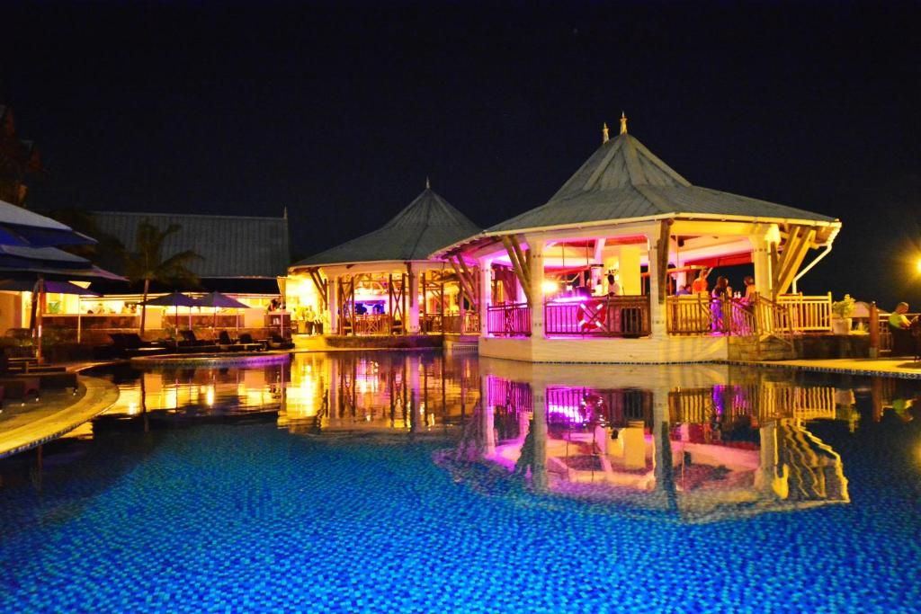 Pearle Beach Resort & Spa фото 36