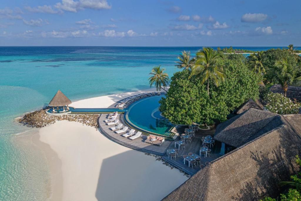Four Seasons Resort Maldives at Kuda Huraa фото 57