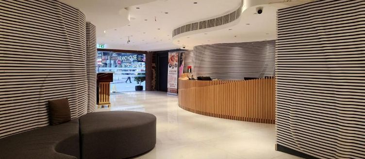 Фото отеля Vendome Plaza Hotel