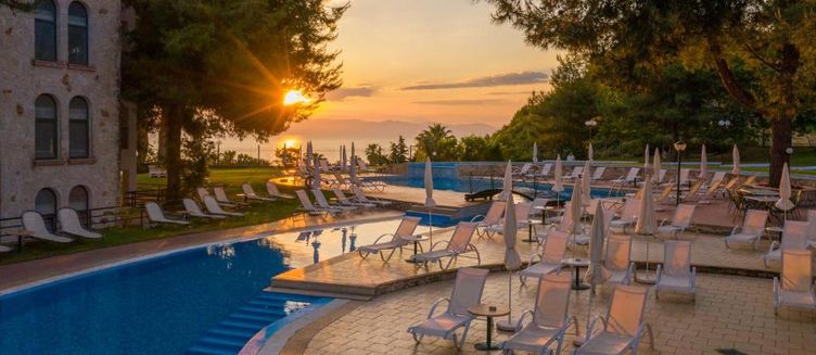 Фото отеля Lesse Hotel