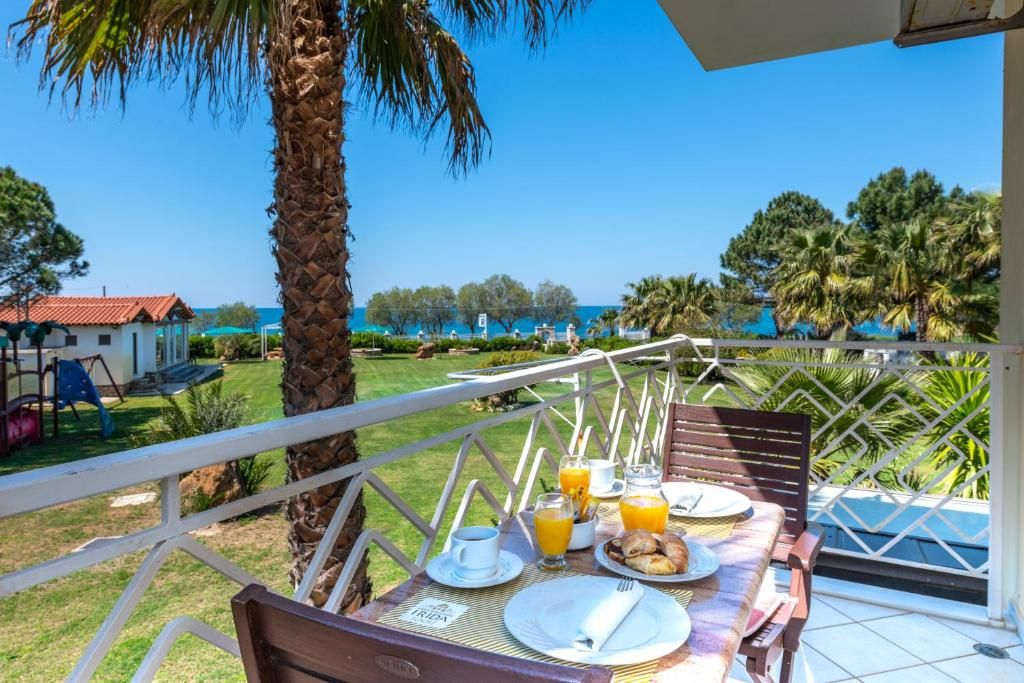 Irida Beach Resort Suites фото 7