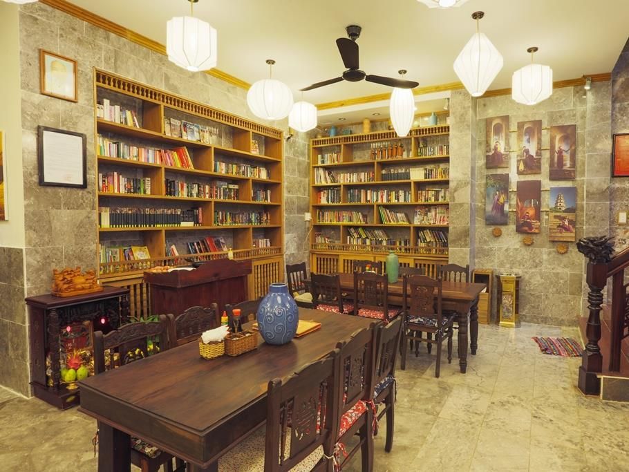 Vinh Hung Library фото 10