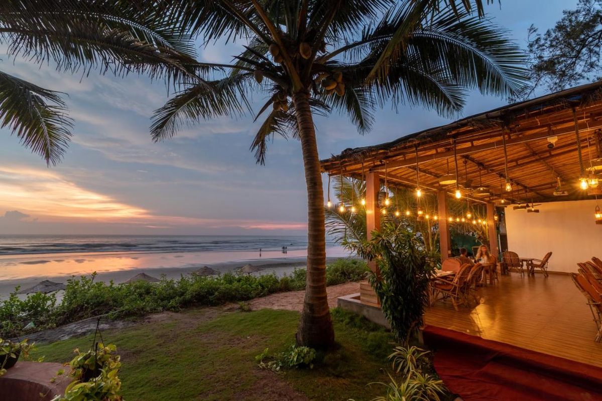 Amadi Beach Front Resort фото 13