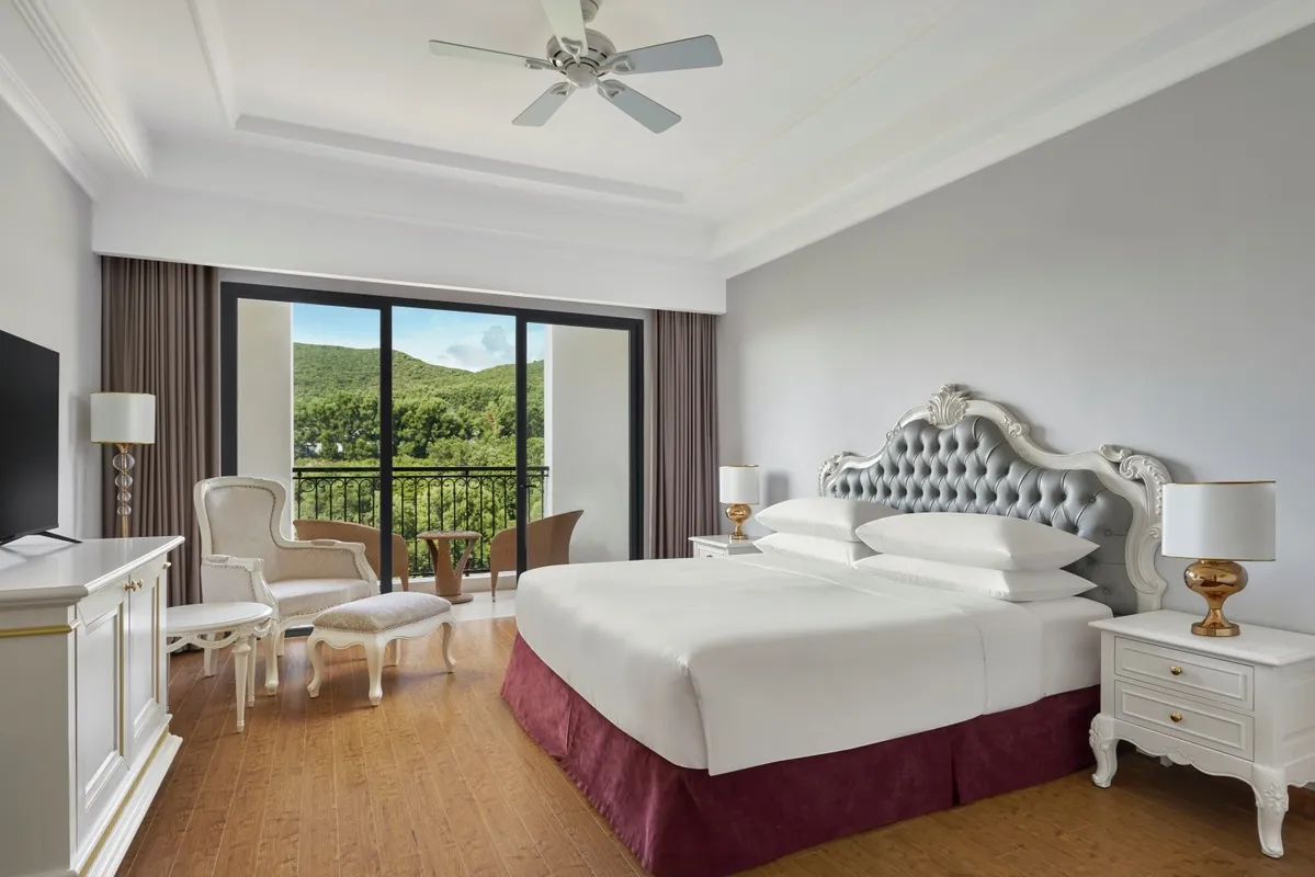 Nha Trang Marriott Resort & Spa, Hon Tre Island фото 2