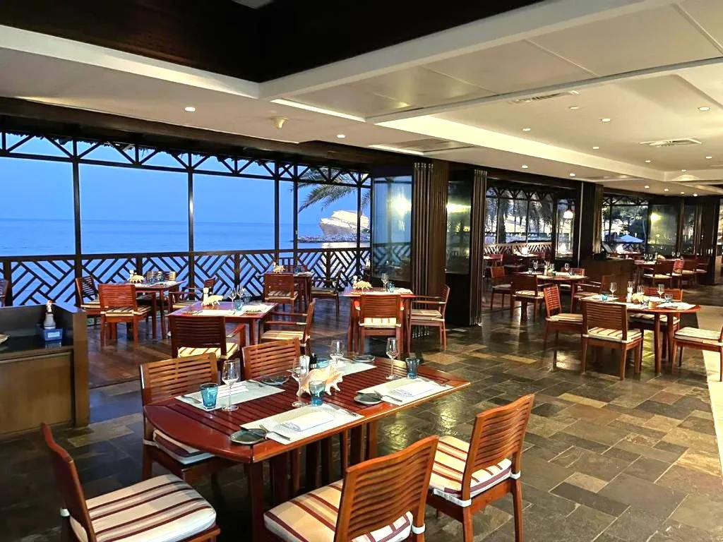 DoubleTree by Hilton Muscat Al Waha фото 11