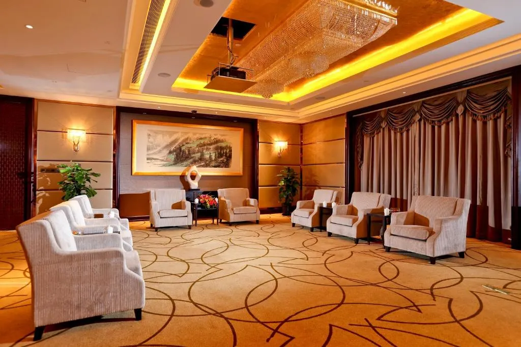 Royal International Hotel Shanghai - Pudong International Airport фото 16