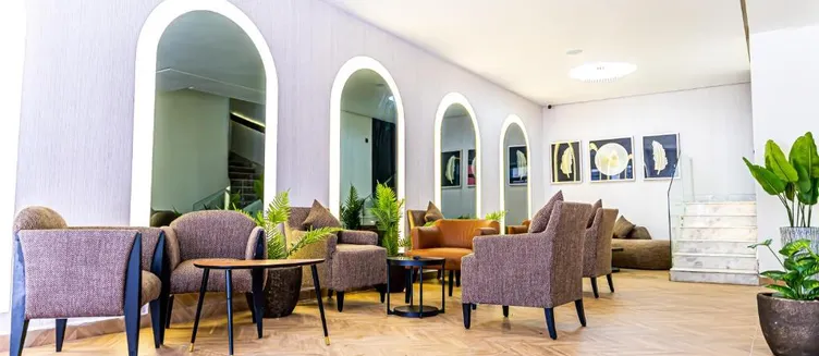 Фото отеля Hotel Les Ambassadeurs