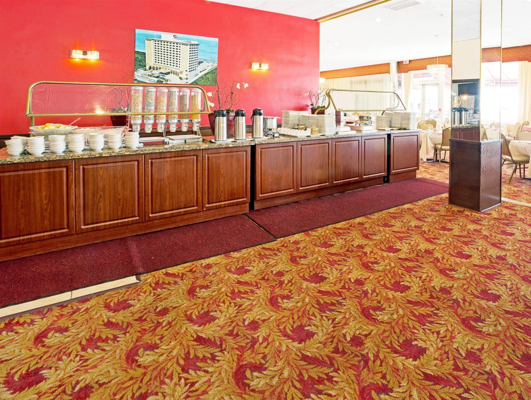 Ramada Plaza Marco Polo Beach Resort фото 2