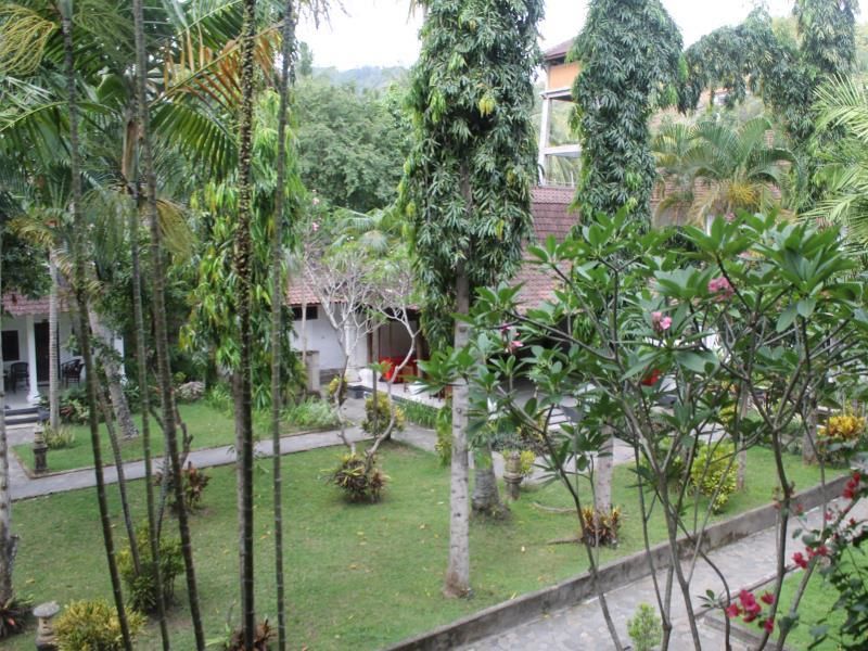 Puri Saron Hotel Senggigi фото 4