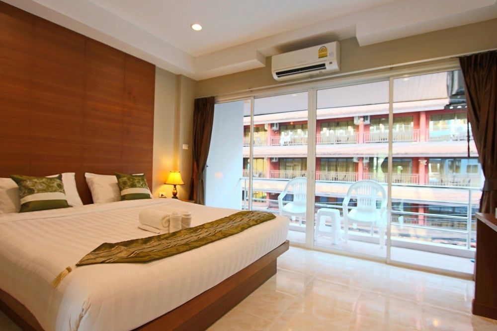 Good Nice Hotel Patong фото 31