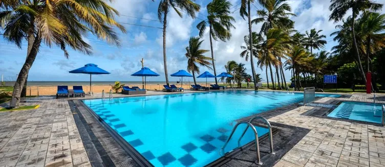 Фото отеля Camelot Beach Hotel