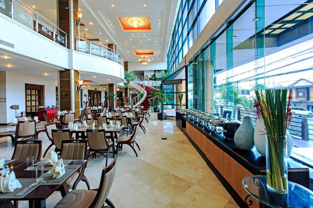 Sarrosa International Hotel and Residential Suites - Multiple Use Hotel фото 38