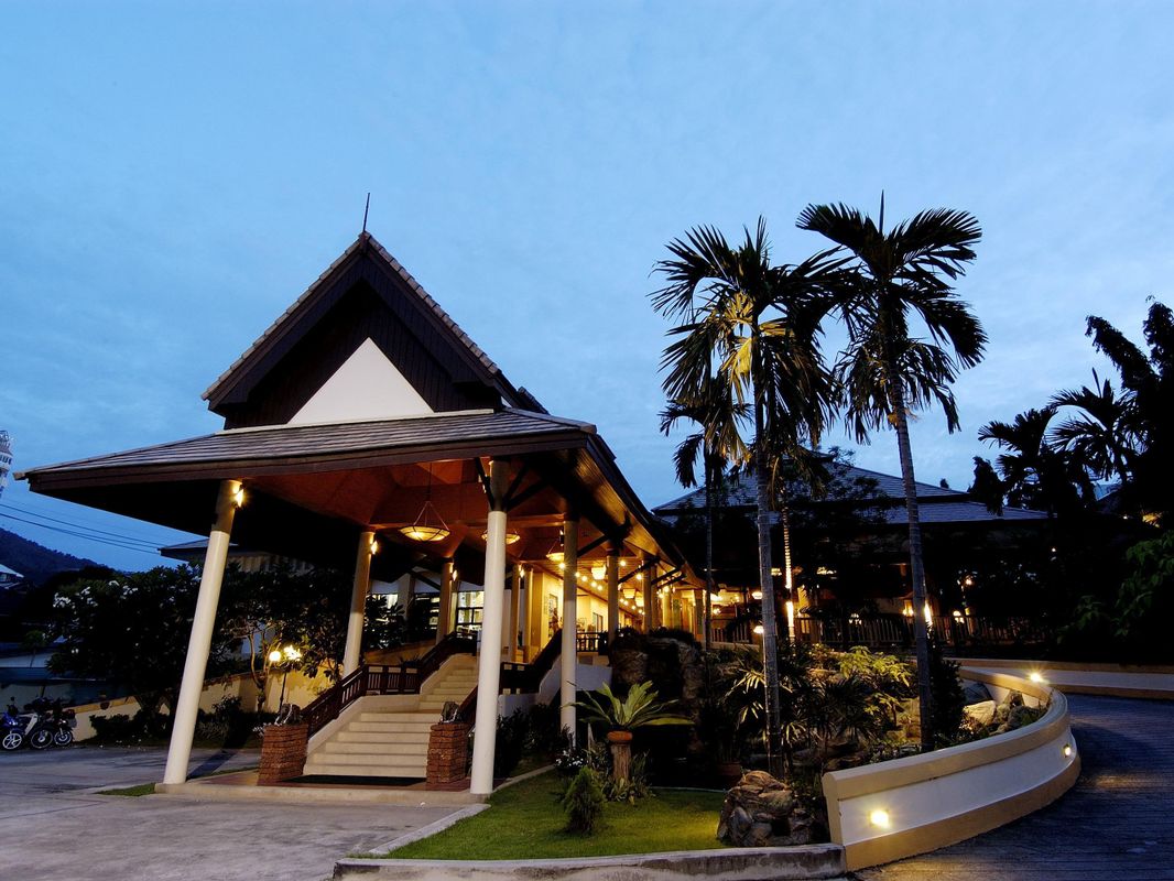 Thara Patong Beach Resort & Spa фото 35