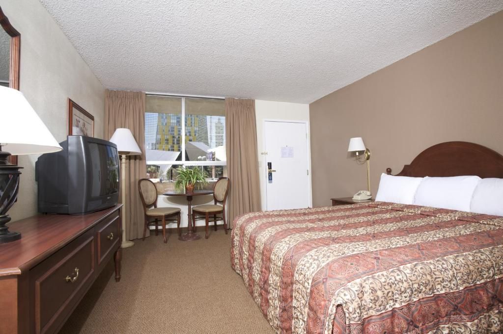 Travelodge Center Strip фото 42