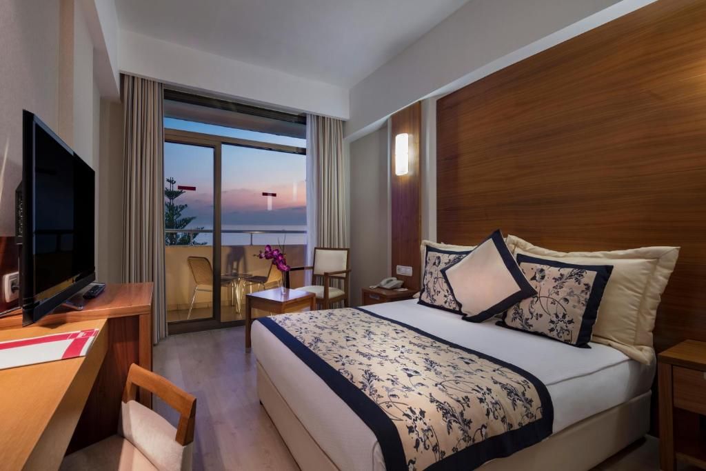 Trendy Side Beach Hotel фото 3