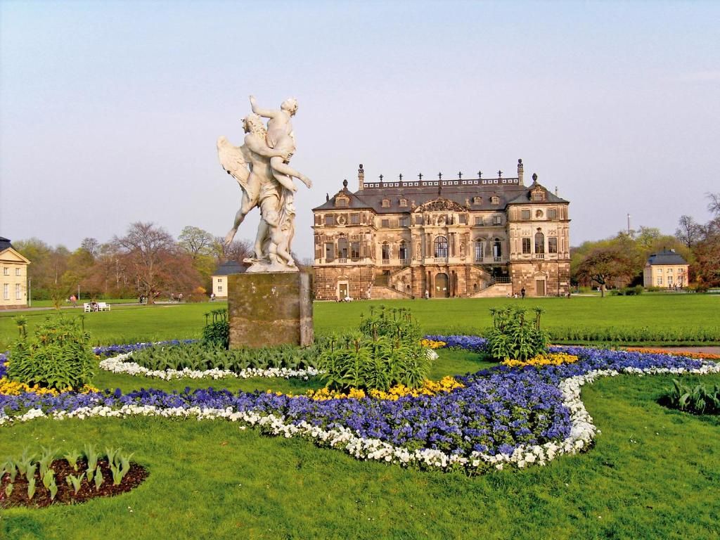 Relais & Châteaux Bülow Palais фото 13