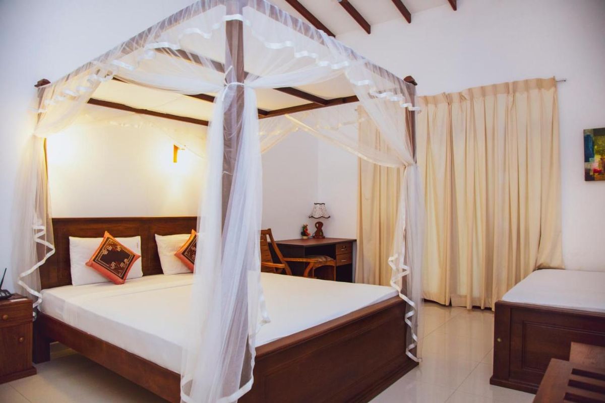Prince Beach Hotel фото 2