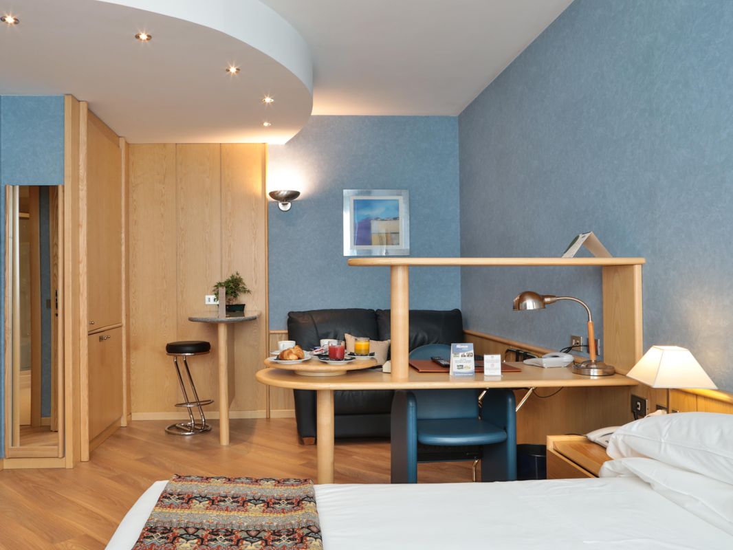 Best Western Plus Executive Hotel and Suites фото 7