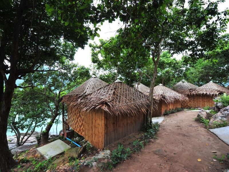 Phi Phi Cozy SeaFront Resort фото 28