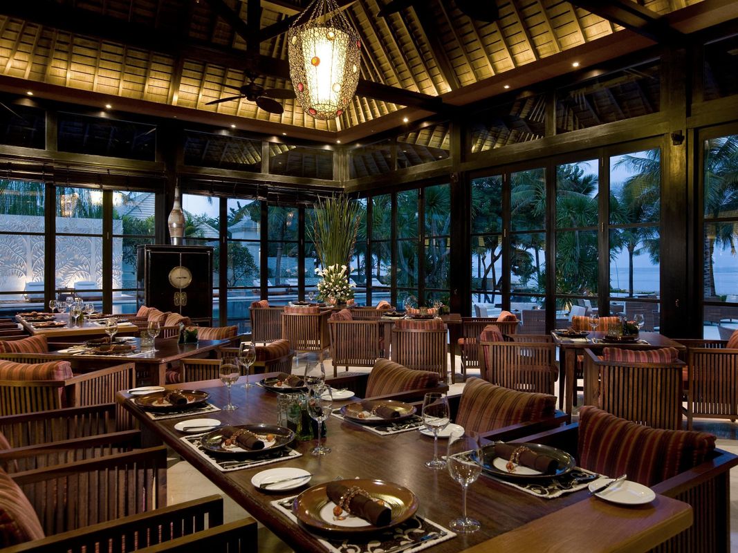 The Royal Santrian Luxury Beach Villas фото 39