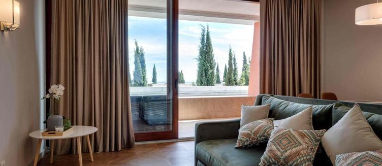 Фото отеля Фамилия ДеЛюкс