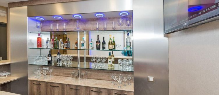 Фото отеля Alphonse Hotel