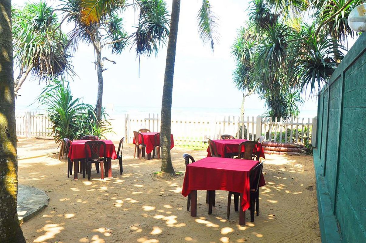 Green Shadows Beach Hotel фото 7
