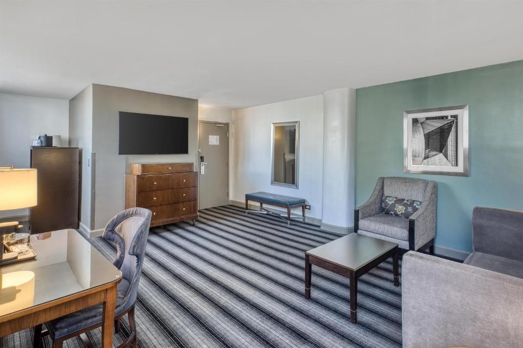 Best Western River North Hotel фото 23