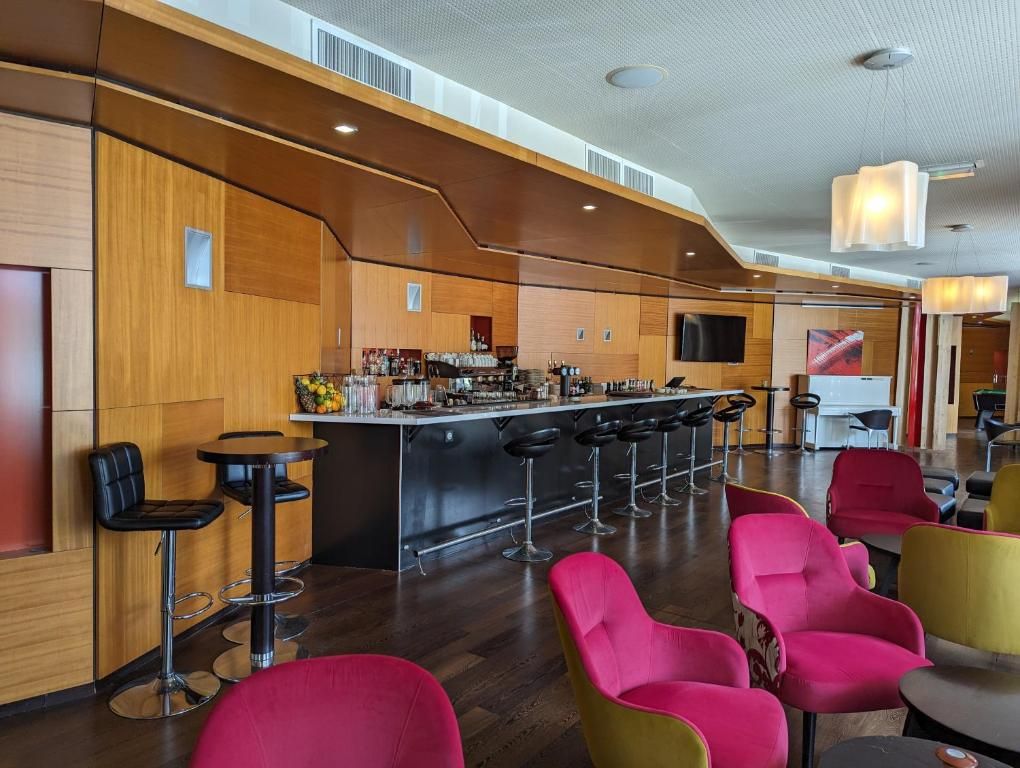Quality Suites Bordeaux Airport Hotel & Spa фото 40
