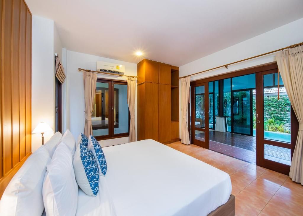 Blu Marine Hua Hin Resort and Villas фото 28