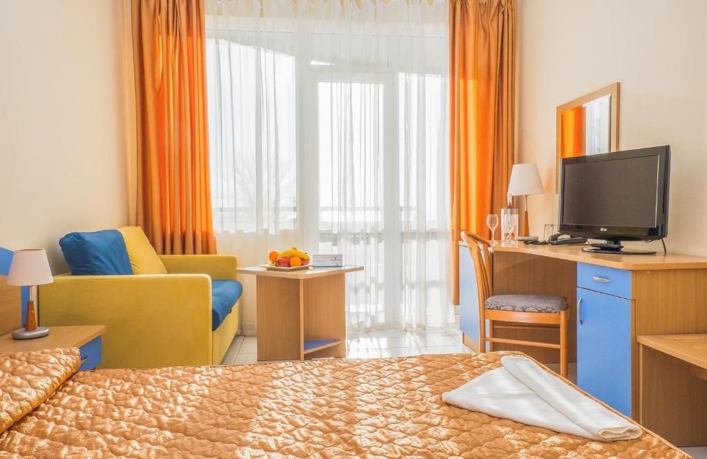 Dolphin Hotel All Inclusive фото 22