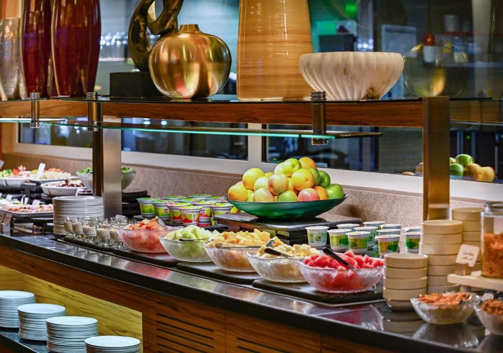Swiss-Belhotel Seef Bahrain фото 60