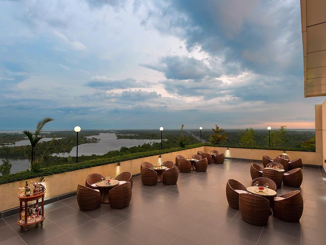 Crowne Plaza Kochi фото 12