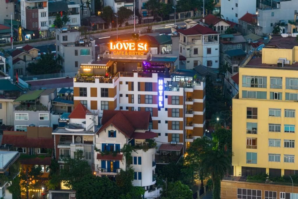 Love St Hanoi фото 8