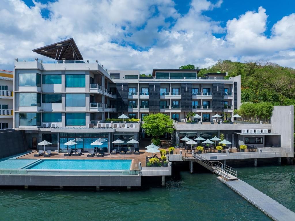 Two Seasons Coron Bayside Hotel фото 4