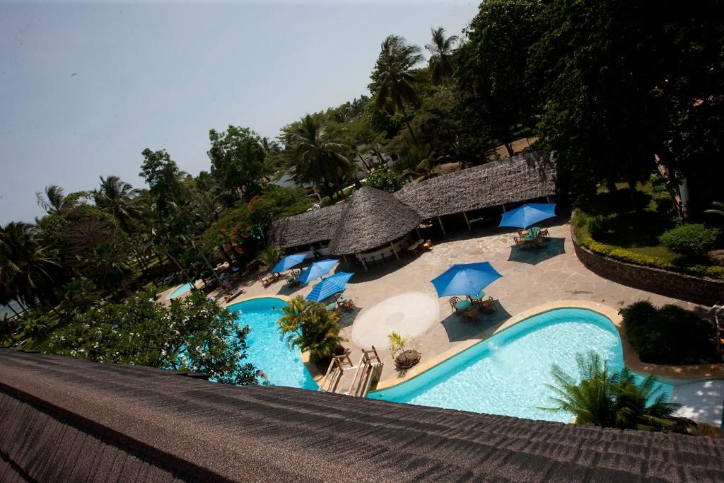 Travellers Beach Hotel and Club фото 18