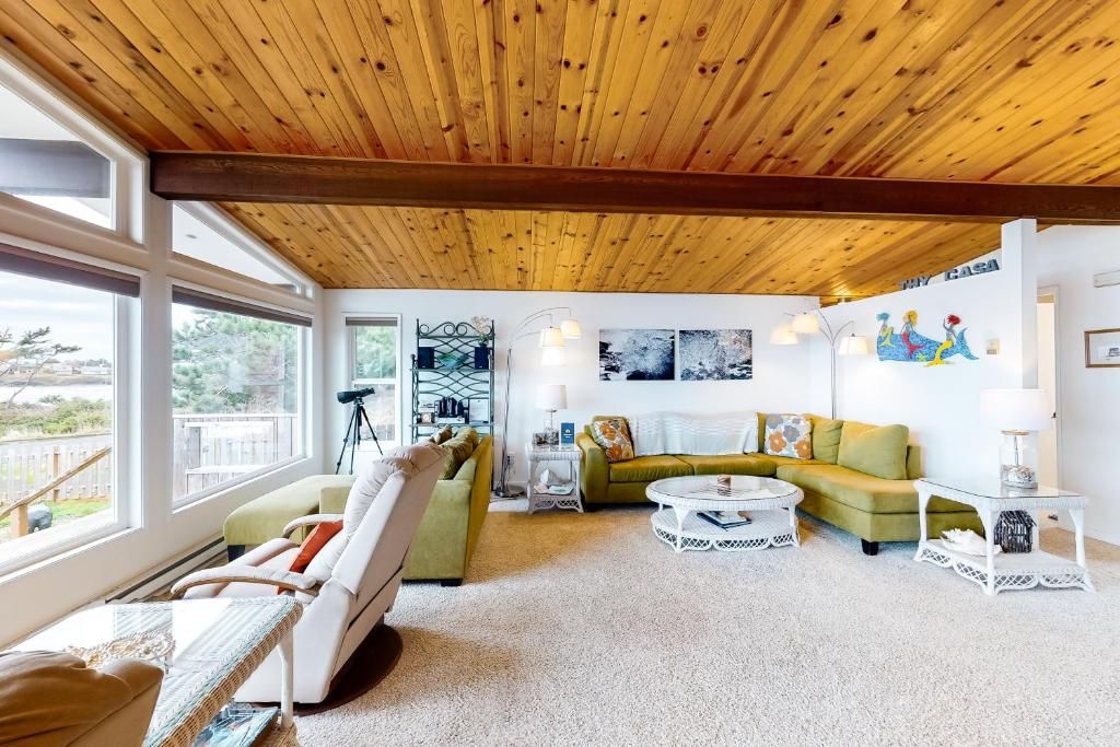 Patty s Sea Perch Oceanfront фото 3
