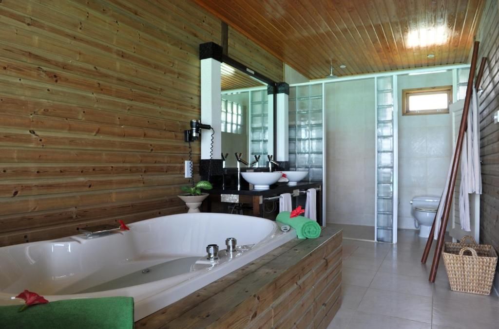 Komandoo Island Resort (Adults Only) фото 39